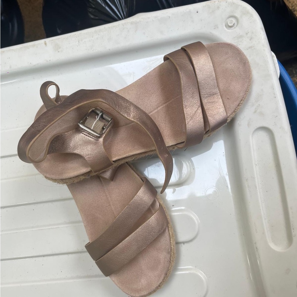 Elegant Women's Sandals in Metallic Tan